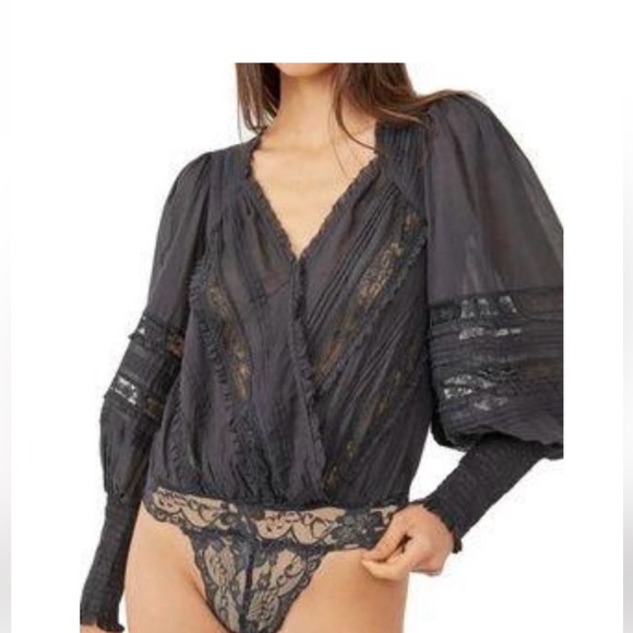 🆕Free People The Eloise Smocked
Bodysuit - Picture 5 of 7